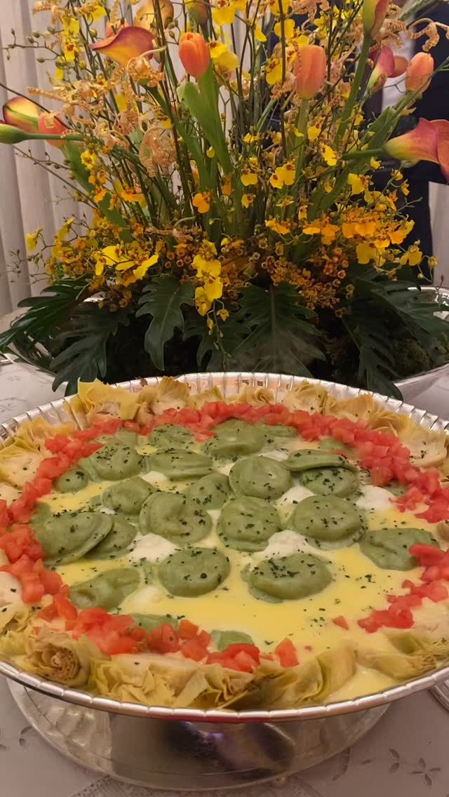 Setembro está chegando e o final do ano está logo ali! É hora de começar a planejar aqueles almoços e jantares para retribuir o carinho dos amigos! Que tal tornar estes momentos ainda mais especiais?
#celebrarsempre
#Buffet
#BanqueteiraSP
#momentosespeciais
#receberbememcasa
#CozinhaAutoral
#EventosExclusivos
#recebercomcharme
#GastronomiaDeAltaClasse