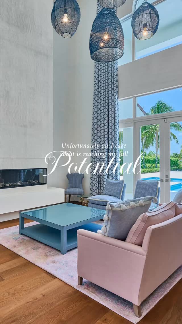 Go big or go home! #palmbeachstyle #palmbeachcounty #palmbeachinteriors #interiordesign #palmbeachdesigner #interiordecorating #wellingtonflorida #palmbeachdesigner