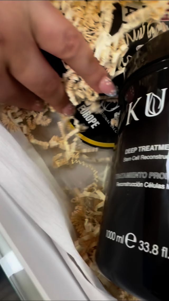 Hello… I’m on my way to YOU 💛
Dein kostenloses Cellula Madre Paket ist auf dem Weg zu dir - voller Glow, Glanz & Good Vibes!
Genieß das Ritual. KUZ to your hair 💋
🎥 Du liebst Haare, stehst gerne vor der Kamera & teilst deine Beauty-Routine?
Dann melde dich! Wir suchen 5 Creator:innen für ein exklusives Collab-Drop!
DM uns oder schreib uns via WhatsApp:
📲 +49 151 5211 9003
📩 info@kuzdiprimavera.eu
Hello… I’m on my way to YOU 💛
Your free Cellula Madre pack is coming in hot - glow, gloss & good vibes included!
Enjoy the ritual. KUZ to your hair 💋
🎥 Hair-obsessed? Love being on camera & sharing your beauty routine?
We’re picking 5 creators for an exclusive collab drop!
DM us or reach out via WhatsApp:
📲 +49 151 5211 9003
📩 info@kuzdiprimavera.eu
#KUZtoYourHair💋#cellulamadre #haircaredrop
#freehaircare #beautycollab #creators
#glowupvibes #hairroutine #madeinitaly
#healthyhairjourney #haarpflege
#hairfluencer #hairobsessed
#glanzpower #strongershinierhair
#shinewithkuz #luxuryhaircare
#hairgoals2025 #kuzdiprimavera #collabwithus