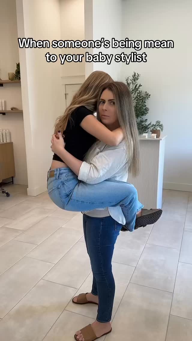 Mama bear will come out if anyone picks on my girls.
#hair #hairtrend #scramleaveheralone #thebespokehairco #hairstylisttrend #puntagorda