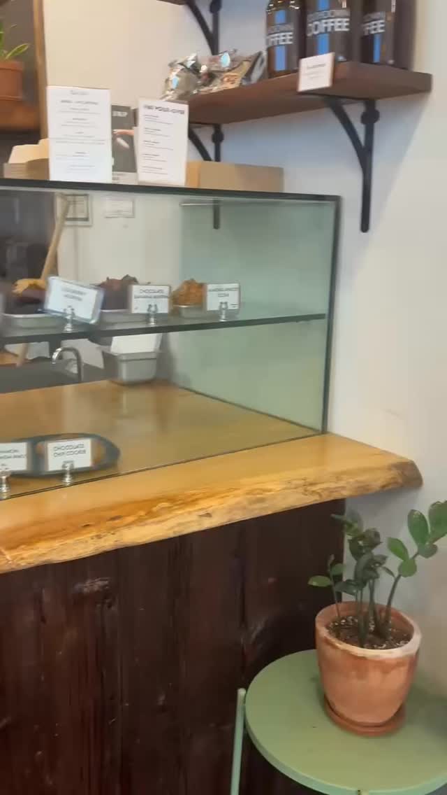 One of our amazing contributors that are a part of “sponsor a stem”! 🌻
Southdown Coffee Northport
Address: 72 Main Street, Northport, NY 11768
Hours: Daily 7 a.m. - 6 p.m.
Southdown serves high-quality coffee that’s ethically sourced with a mission of making a positive impact on the supply chain while serving great coffee. They serve different kinds of coffee, pastries, matcha, and other drinks.
Thank you so much again @southdowncoffee we appreciate all the you do for us!😇💐
#sponserastem #blossomsbybecca #nonprofit #foreverflowers #northport #stjudestrong #southdowncoffee