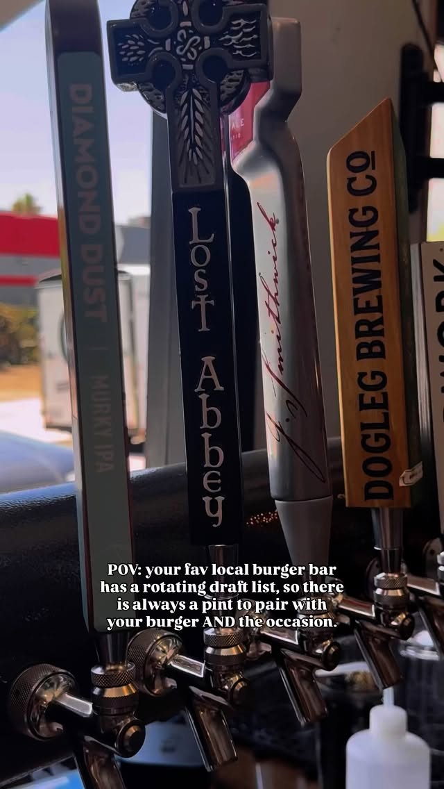 Different day, different vibe, different pint. 🍻 From Sunday brunch with a Brekky Sando to burgers + tots during the game, our rotating taps keep changing so your glass always matches the moment 🍺🍔