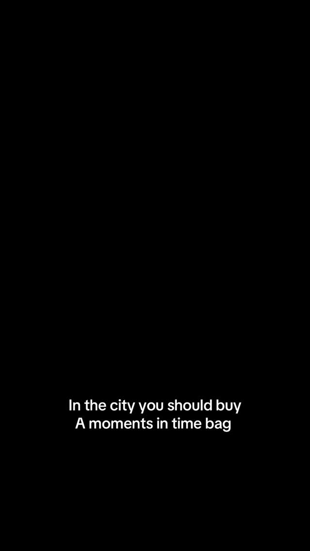 We don't just do it for the ladies. Carrying time.com. Bags in video is chestnut dial and the book bag is called Time traveler. #bag #clockbag
