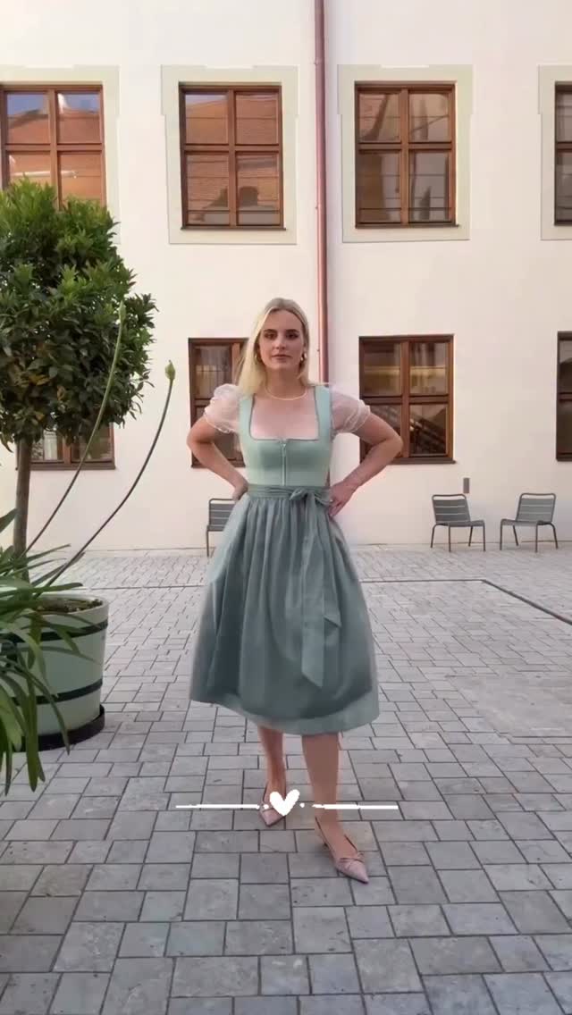 Perfekter Look in salbei 😍
#dirndllove #dirndl #dirndlliebe #passau #tracht #dultpassau #dult #dirndlzeit #dirndltime #dirndlbluse #dirndllooks #wiesn #oktoberfest #newstyle #newdirndl