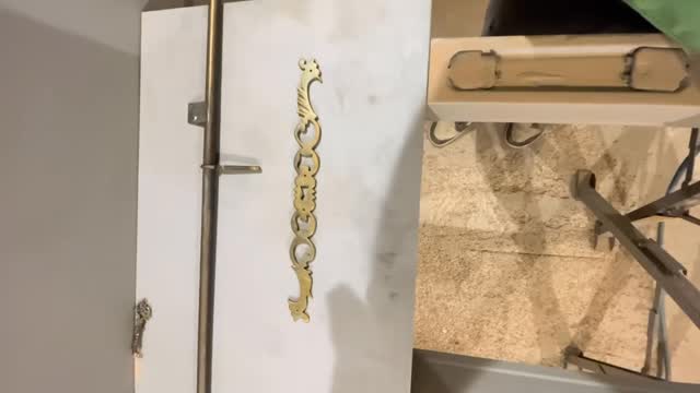 Rénovation de ferrures en laiton par Aerogommage #aerogommage #renovation #laiton