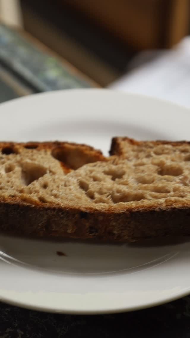 Messy-to-eat meals are most often the best.
Today’s lunch was a messy one, but it was so good!
@gorse_cornwall sourdough, lightly toasted
Homemade hummus
Savoury @this.uk “mince” and black beans (leftovers from last night)
Fresh herbs
@whitemausu peanut rayu chilli oil
😮💨
