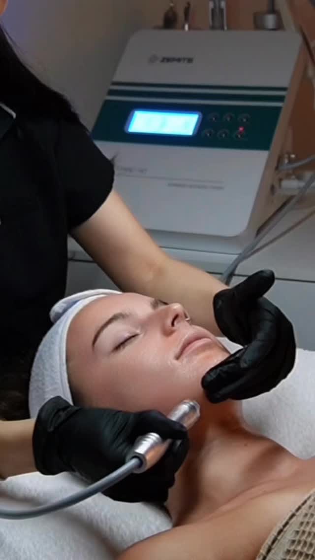 Skincare Reminder 🔈 It's not too late, not too early.
Skincare is all about consistency, not perfection. Whether you’re just starting or getting back on track, every step counts. Beginning today means healthier, brighter, and more youthful-looking skin tomorrow.
Website 🔗www.ricozybeauty.com
Contact ✉️ info@ricozybeauty.com.
Location📍300 E Colorado Blvd, Unit 241, Studio 409, Pasadena CA 91101 (Located inside Salon Republic Pasadena at The Paseo)
#facial #holisticfacial #skincare #selfcare #guasha #guashafacial #facesculpting #hydrafacial #hydrodiamondfacial #hydrodiamond #hydrodermabrasion #glassskin #oxygenfacial #lymphaticdrainage #scalpmassage #esthetician #pasadena #RicozyBeauty #japanese #treatyourself #フェイシャル #パサデナ #ロサンゼルス #カリフォルニア #アメリカ