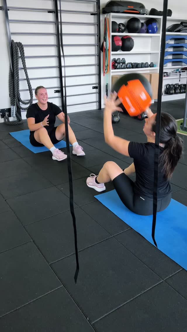 Allenarsi è bello.
Allenarsi insieme è ancora meglio! 🔥
Con il personal training in coppia avrai:
💥Più motivazione, più divertimento
💥 La carica del tuo partner d’allenamento
💥 Un coach che vi segue passo dopo passo
Divertimento, motivazione e risultati… tutto in un’unica formula.
Non aspettare 👉 inizia il tuo percorso di coppia oggi stesso!
📩 Scrivici in DM o passa in reception da Fiit Zone Lograto
#personaltrainer #personaltraining #workoutmotivation #allenamento #fitgirls #fititalia #fitnessmotivation #palestrafemminile #palestralograto #lograto #bresciafitness #bresciapalestra #fiitzone #fit #fiitzonecentrofitness