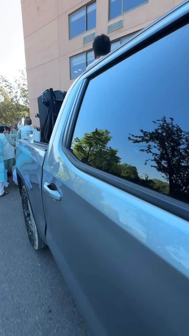 EARLY MORNING OH HO HO
🎧 @itsdjsmith
#weddingweekend #outfit #transition #inspo #2025bride #indianwedding #2026bride #weddingcontent