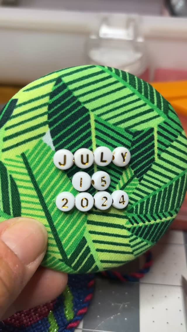 A close up of the “beading” option on ornaments! A fun, funky, whimsical take on personalization and a great alternative to embroidery 🧵