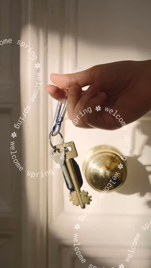 After 5 amazing years of building my dream in this space, this afternoon I got the keys to expand it even more! 🗝️💫
This next chapter is all about growth, new energy and creating an even better experience for all of you!
Can’t wait to show you what’s coming. Let the renovations begin! 🛠️💖
#Knockthatwalldown #BeautyStudio #BusinessGlowUp #NextChapter