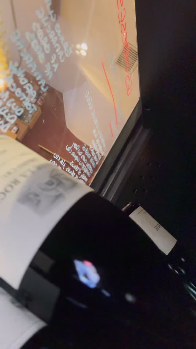 Qu’est-Ce ce qu’on ouvre ce week end ?
#cannes #marcheforville #caviste
#winestagram #cannestagram