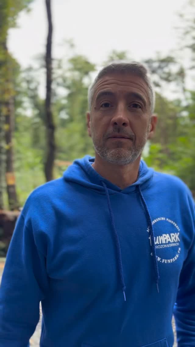 🌳😎Nous y voilà, le dernier jour des grandes vacances est enfin arrivé.
🎥J’ai interrogé l’équipe de Fun Park Dirinon sur la phrase qui a le plus été répétée cet été. Voici leurs réponses.😅
🎥🎬Comme d’habitude, le tournage n’est pas de tout repos, car ici, l’ambiance est très joyeuse 😅
#equipe #dirinon #funparkdirinon #accrobranche🌳 #nous #onrigole #ambiance #pov #tournage #phrase