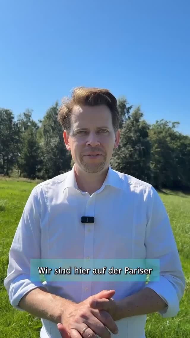 Kennt Ihr schon die Pariser Höhe – und den Blick von dort über unseren Rheinisch-Bergischen Kreis? Dieser Ausblick zeigt, wie vielfältig unsere Region ist – der Kreis erstreckt sich von dörflichen Strukturen bis in den urbanen Raum an der Rheinschiene.
Mobilität ist der Schlüssel, damit jeder Ort – ob in der Stadt oder auf dem Land – gut erreichbar bleibt. Dafür brauchen wir moderne Mobilstationen wie in Kürten: mit E-Bikes, Carsharing, Ladesäulen und sicheren Abstellmöglichkeiten. So wird der Umstieg auf nachhaltige Verkehrsmittel einfach und attraktiv. Diese Infrastruktur ist nicht nur ein Plus für die Umwelt, sondern auch für die Lebensqualität vor Ort. Denn Mobilität ist mehr als Fortbewegung – sie ist ein Stück Lebensqualität.
#MobilitätGestalten #ZukunftVorOrt #RheinischBergischerKreis #ArneVonBoetticher