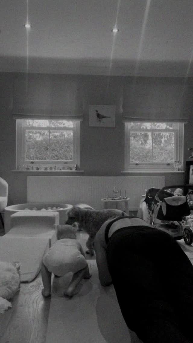 Motherhood is the hardest workout of all.
But finding ways to move WITH my daughter has made exercise more accessible.
Just us, a mat and plenty of laughter.
Have you tried exercising with your little ones?
#postnatal #postnatalfitness #postnatalworkout #postpartumfitness