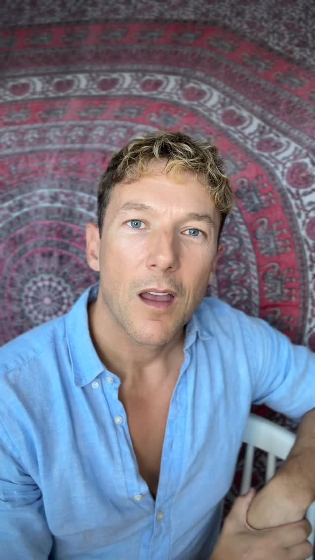 🌹👁️✨ Eye gazing is where I feel the magic of Tantra most strongly. It’s my favourite practice — try it yourself and tell me how you get on 🙌🔥
#Tantra #TantraPractice #EyeGazing #SacredConnection #Intimacy #Presence #TantraForLife