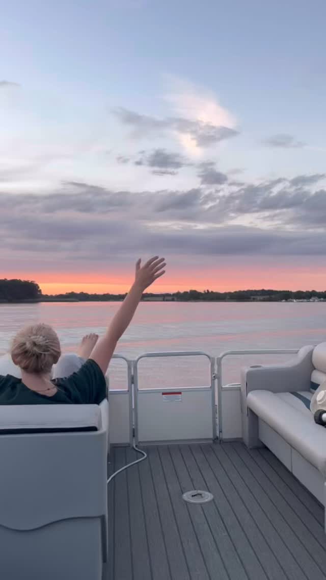 As summer comes to an end, we just want to take a moment to say thank you for being here with us at the very start of this journey.
This season has been such a special one, filled with new beginnings, learning, and connecting with so many of you. We’re only just getting started, and there’s so much more we can’t wait to share as we head into fall and beyond.
Every season brings its own magic, and we’re excited to keep showing you the beauty and hidden gems along the shore all year long!
Thank you for supporting us, cheering us on, and being part of this adventure from day one—it means more than words can say! ✨
#moreontheshore #easternshorelife #marylandblogger #marylandeasternshore #easternshoremd #marylandbusiness