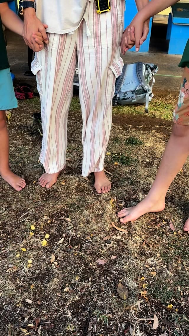 Why do we encourage to take the day off from our rubber shoes? Giving those feet a break?
Playing games barefoot in an outdoor classroom offers powerful benefits for children, backed by science. When kids go barefoot, the small muscles, tendons, and ligaments in their feet and ankles strengthen, supporting better balance, posture, and coordination. The soles of the feet are rich with nerve endings, so every step sends sensory feedback to the brain, which boosts motor skills and cognitive development.
Direct contact with the earth—also known as grounding—has been shown to reduce stress, inflammation, and even improve sleep by helping regulate the nervous system.
#Barefoot play also exposes children to natural microbes in the soil, strengthening their immune systems and lowering the risk of allergies. Beyond the physical, playing without shoes helps kids feel calm and present, releasing stress while fostering a deeper connection to the ʻāina (land) and to their own bodies. Barefoot learning is more than play—it’s whole-body education. 🌿
#ponooutdoorprogram #handsonlearning #outdooreducation #grounding #naturebasedlearning #outdooreducationprograms #homeschoolmaui #unschoolers