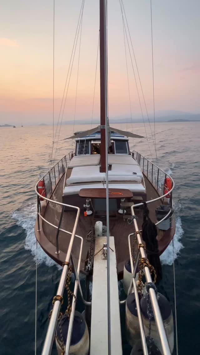 Günübirlik yüzme turları , konaklamalı ve Sunset turları için yerinizi ayırtın #haftalıkteknekiralama #teknekiralama #boatlife #fethiyetekneturları #boattrip⚓️ #sealife #tekneturu #göcektekneturu #muğla #rentboat #fethiye #