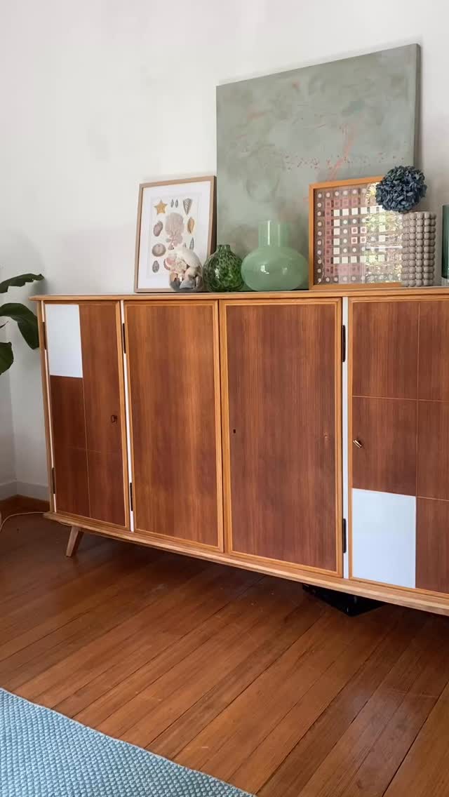 AVAILABLE My biggest (and most beautiful) yet. 220 x 128 x 58 cm, with 8 variable shelves, easy to disassemble for transport, beautiful wood freshly sanded and treated with linseed oil. #einzelstück #upcycledfurniture #flippedfurniture #zurichstyle #sustainableliving #circulareconomy #masterpiece #iputaspellonyou #mcm #midcenturyvintage #vintagesideboard #vintagefurniture #zerowasteswitzerland #vintagezurich #vintageswitzerland