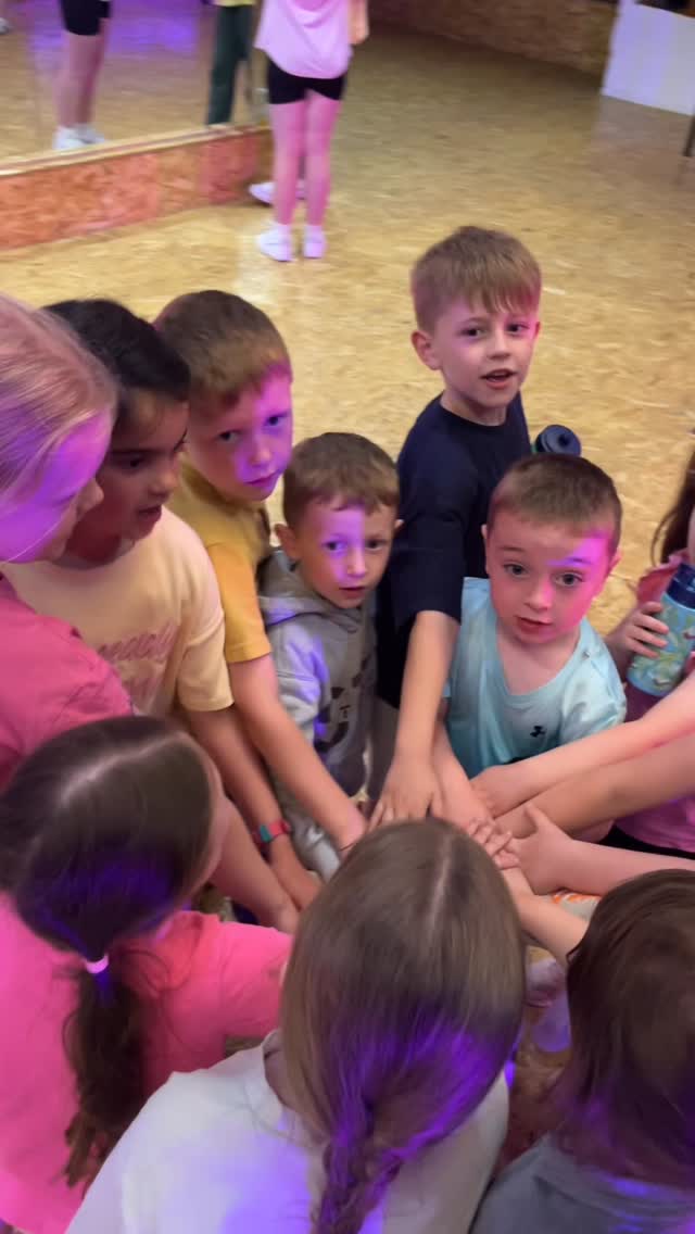 Join one of our classes and become part these amazing groups🌟💛