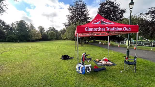 Big cheers to all our GTC legends who ran, sweated, and then immediately refuelled with croissants at this morning’s Parkrun Grand Prix in Dunfermline 🏃♀️🥐☕.
Massive congrats to Kat J on her 50th parkrun 🎉 – that’s a lot of Saturday mornings she’s dodged the lie-in!
☀️ Sunshine ✔️
🥐 Pastries ✔️
🏃♂️ Questionable sprint finishes ✔️
Results & points coming soon (once we’ve digested the croissants).