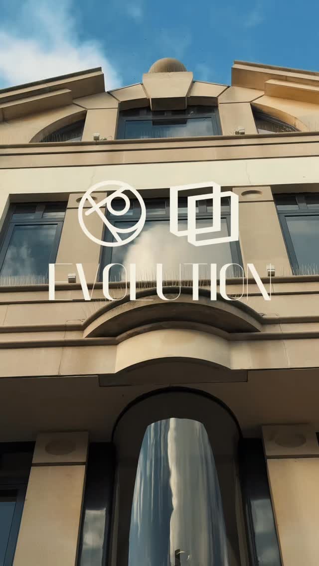 In the mood for an art show? 🎨
One of the things we love most about Projects is the way our spaces come alive in so many different ways.
Last week, we had the pleasure of hosting Evolution by @enter_gallery , an incredible new exhibition that took over both our Globe space and The Rooftop. The night brought together members, artists, and guests to celebrate Brighton’s vibrant art scene.
Supporting local businesses and giving them the freedom to create, showcase, and share their work is exactly what Projects is all about.