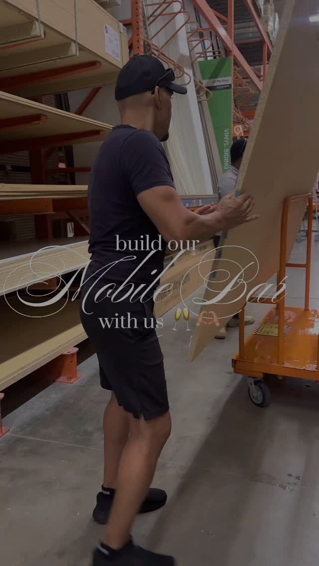 Come with us to build our 5ft portable bar! 👷♀️🪚🛠️🔩🥂🍸 #mobilebar #tampabartenders #bar #mobilebartender