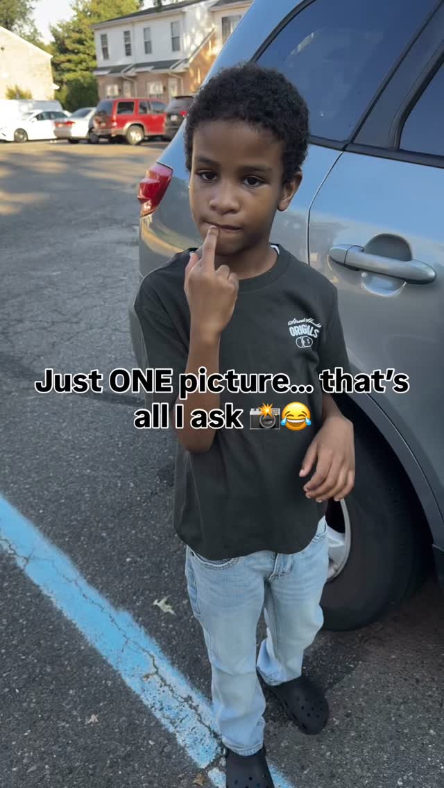 One picture shouldn’t be this hard… yet here we are 😂
Who can relate?