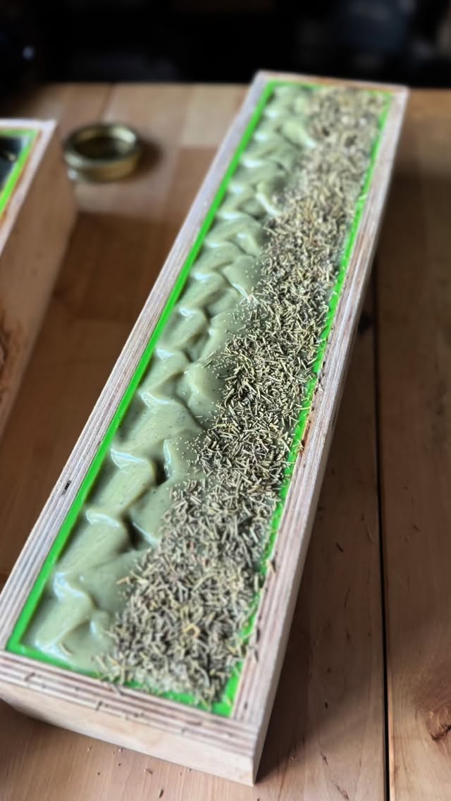 What I love about my soaps is that some of the ingredients are still in the kitchen, that’s how natural they are🥰
#handmadesoap #coldprocessedsoap #fromscratch #naturalsoap #rosemary #madewithplants #noartificial #craft #soaplove #soaptop #soapshare #poppyseed #artisansoap #botanicalsoap #luxurysoap #allnatural #botanical