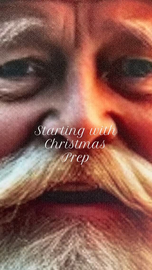 ✨🎄 Het lijkt misschien nog vroeg, maar hier bij ons zit de kerstsfeer er al helemaal in!
We zetten de bomen alvast klaar zodat jullie straks niet te lang hoeven te wachten op alle fonkelende versieringen. ✨
📅 Vanaf 4 oktober gaat onze kerstshow officieel van start en kunnen jullie komen genieten van een magische kerstsfeer vol inspiratie. 🎅🌟
Dit is alvast een kleine sneak peek…
Nog even geduld, binnenkort toveren we alles om tot een sprankelend kerstwonderland!
#Kerstshow #SneakPeek #ChristmasVibes #ladimee #kerstdecoratie #feestdagen