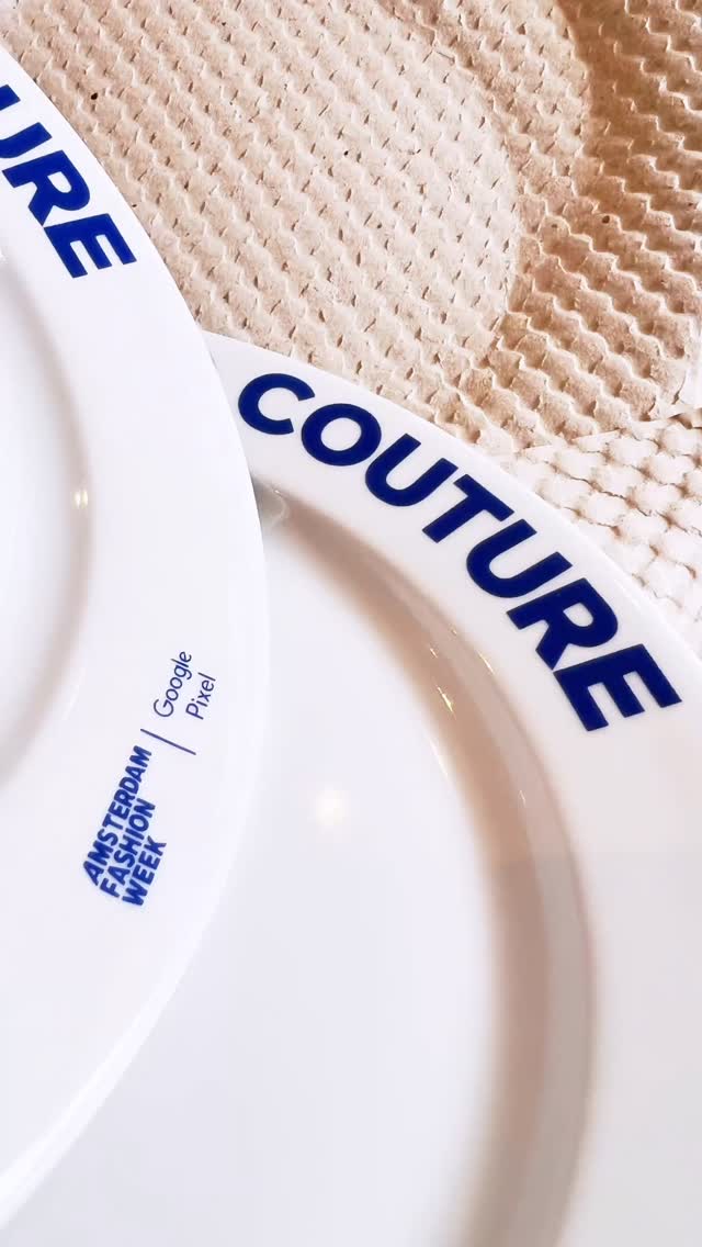 Amsterdam Fashion Week kicked off in style ✨
For the opening dinner, powered by Google Pixel, I personalized every plate with the guests’ names — in a script different from my own signature style. A true challenge, but I love mastering new scripts at speed. 💪🏼💥
@8theagency @amsterdamfashionweek @googlepixel
#eventcalligraphy #eventcalligrapher #amsterdamfashionweek #tablesettings #tafeldecoratie #tafelstyling #moderncalligrapher #modernscript #namecards #placecards #kalligrafie #kalligraferen #calligraphy #calligraphylettering #nosurfaceissafe #handgeschreven #handschrift #naamkaartjes #tablestyling