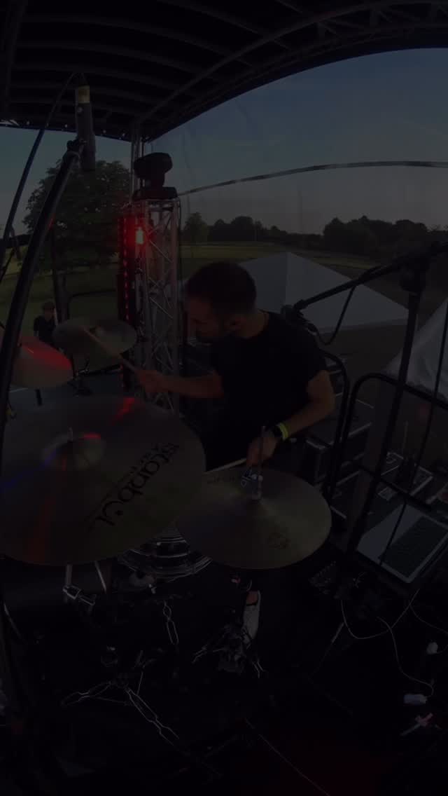 Some of this summer 🌞
#drumsdrumsdrums #vf15 #drummer #remodrumheads #drummergram #sessiondrummer #londonmusician #londonmusic #drummerinlondon #drum #drums #drumkit #drumset #instadrums #soundsfrommyattic #drumminglife @gretschdrums @istanbulagop @vicfirthuk @cosmicears #remoterecording #remotedrumtracks #remotedrumrecording