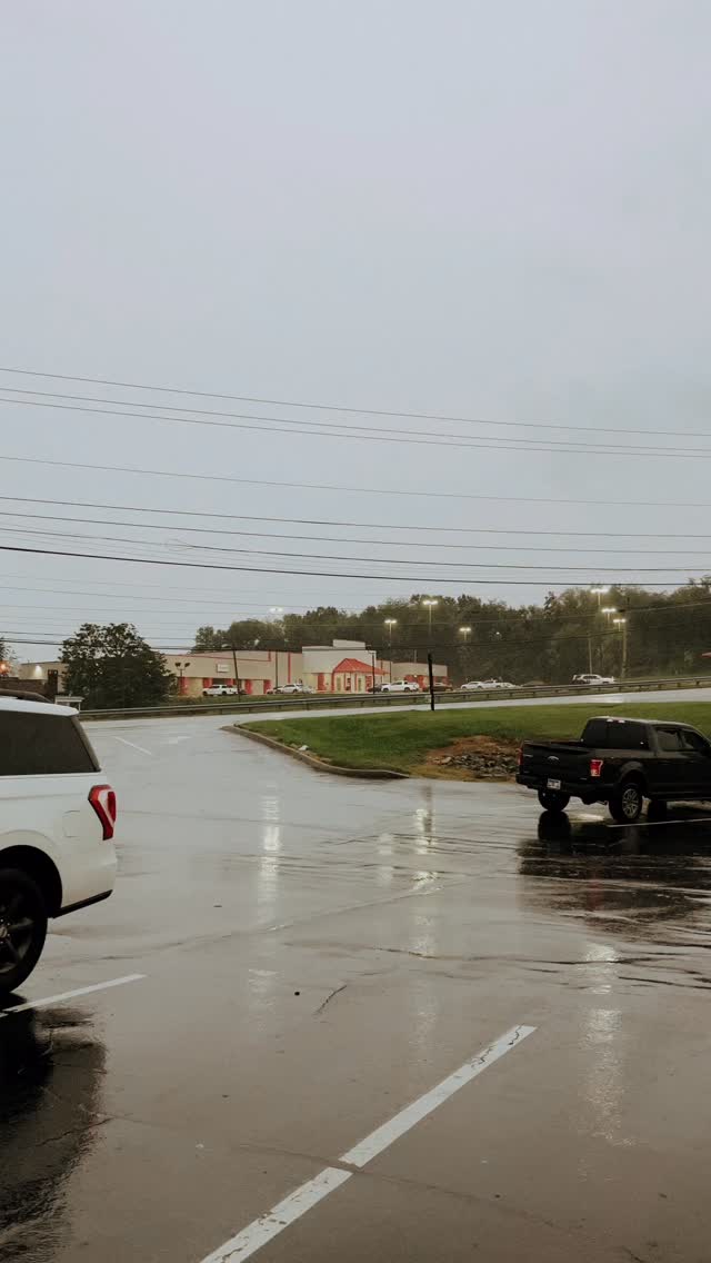 Itâs the most perfect day for some coffeeđĽ°đ§ď¸
Come hang out with us for a bit!