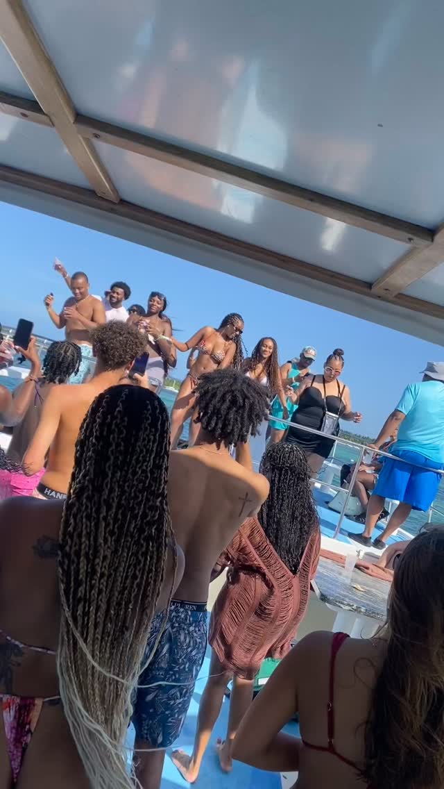 We waiting for you ,, Book now #dominicanrepublic🇩🇴 #canaxperience #partyboat #boatparty #tropicalvibes #puntacanatours