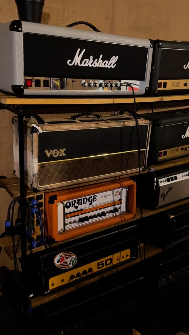 Re-amping for @thelavellesofficial
What amps would you wanna try?
.
.
.
#ukindie #ukbands #manchesterbands #ukrecordingstudio