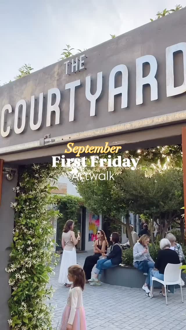 Art, wine & spring air = the perfect Friday mood 🥂🌼
The @hermanusfirstfridaysartwalk is finally back!
Join us to see what's new and have a chat with the artists.
See you there!