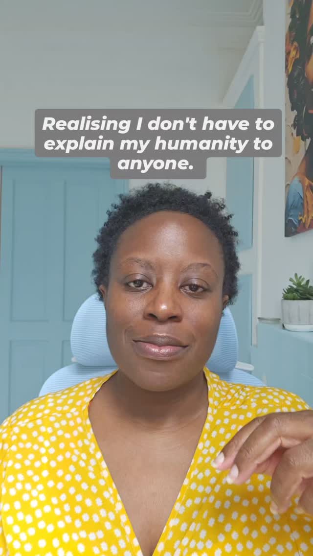 There’s a quiet power in no longer begging to be understood.
You don’t have to educate everyone to prove you deserve respect.
You don’t have to shrink or explain yourself to belong.
🤎 Save this for the days you feel invisible.
💬 Tell me — what’s one thing you’ve stopped over-explaining?
#TheSelfLoveTherapist #BoundariesAreLove #HealingTogether