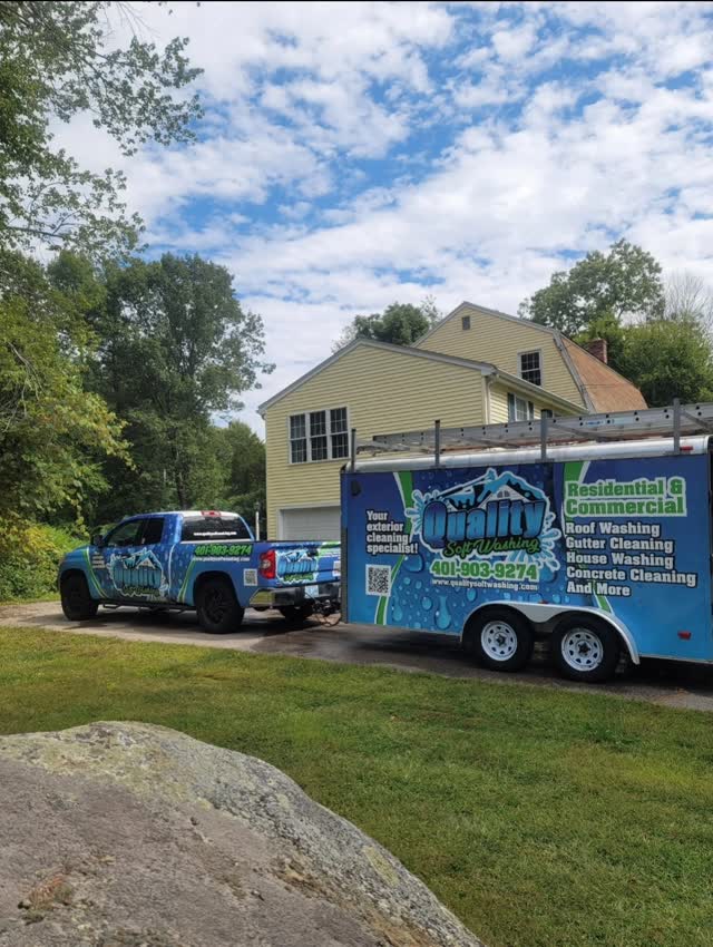 The holidays will be here before you know it!
Get your house professionally washed and ready to shine for those holiday parties (and impress the in-laws 😉).
📞 Call or text us today at 401-903-9274 for a free quote for all your exterior cleaning needs!