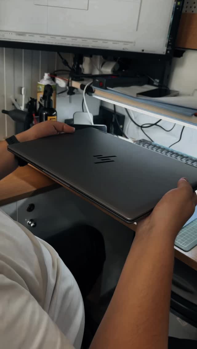 📱 Aplicare folie de protecție iPhone în Chișinău – rapid și profesionist
Vrei să-ți protejezi iPhone-ul de zgârieturi și lovituri? La Restart.md oferim servicii de aplicare folie de protecție pentru ecran și camera iPhone, pentru toate modelele: iPhone 7, 8, X, 11, 12, 13, 14, 15 și altele.
✔️ Folii de calitate premium, transparente și rezistente.
✔️ Aplicare fără bule și fără praf.
✔️ Serviciu rapid – în câteva minute.
✔️ Protecție sigură pentru ecran și camera telefonului.
Protejează-ți telefonul ca nou și prelungește viața ecranului și a camerei.
📍 Ne găsești în Chișinău, Calea Moșilor 4 (magazinele 17 și 69).
📞 Programări la: 0760 05005
👉 Restart.md – folie de protecție iPhone aplicată perfect, rapid și garantat!
📱 Нанесение защитной пленки iPhone в Кишинёве – быстро и профессионально
Хотите защитить ваш iPhone от царапин и ударов? В Restart.md мы предлагаем услуги по нанесению защитной пленки на экран и камеру iPhone для всех моделей: iPhone 7, 8, X, 11, 12, 13, 14, 15 и других.
✔️ Премиальные прозрачные и прочные пленки.
✔️ Нанесение без пузырей и пыли.
✔️ Быстро – всего за несколько минут.
✔️ Надёжная защита экрана и камеры телефона.
Защитите свой телефон и продлите жизнь экрану и камере.
📍 Адрес: Кишинёв, ул. Calea Moșilor 4 (магазины 17 и 69).
📞 Консультации и запись: 0760 05005
👉 Restart.md – защитная пленка iPhone нанесена идеально, быстро и с гарантией!