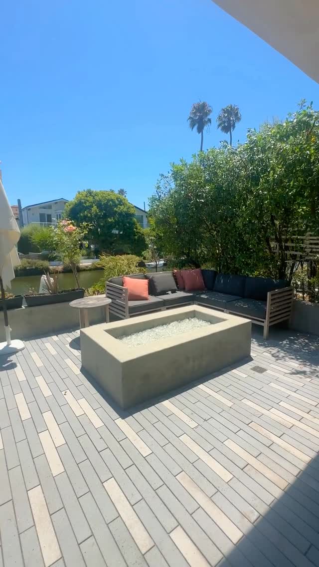 #venicerealestate #larealestate #venicecanals #howlandcanal #venicebeach #sold