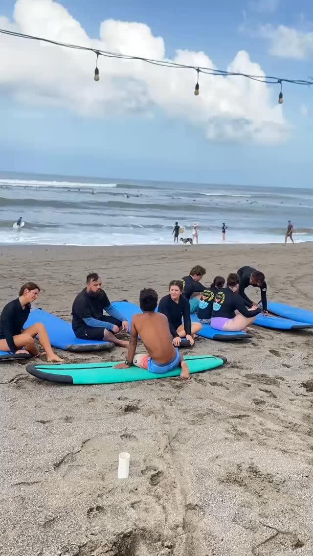Let’s join us 🏄♀️🤙🏄🏽♂️ #spicysurfschool #canggulife #learntosurf #surflessons #islandvibes