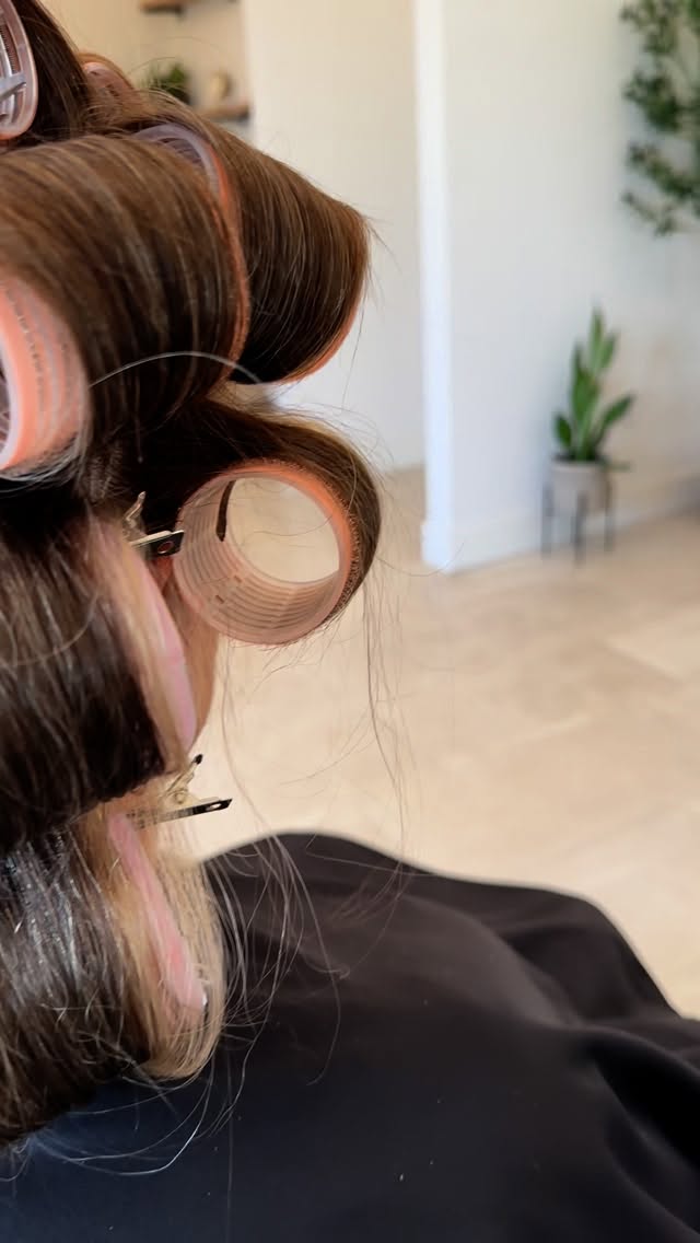 Big hair, don’t care.
90’s blowouts are our fave. 💕