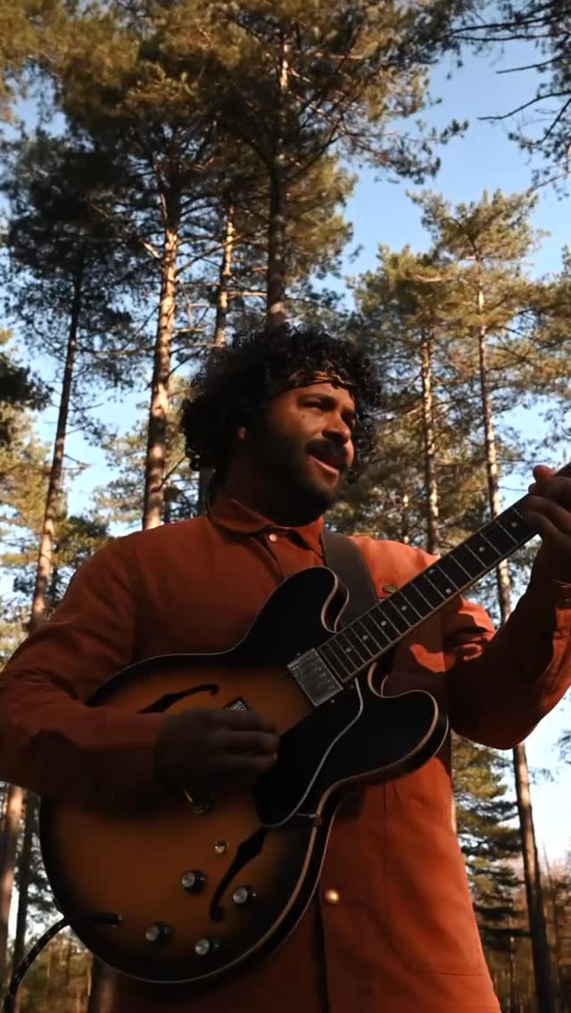 Not long until Steven Bamidele (@stevenbamidele) returns to Brighton, this time at The Prince Albert on the 24th of this month 🖤
Support from the equally brilliant Avijé (@_avije_)
Celebrating the release of his new record, The Crash, Bamidele has released his best record yet.
Make sure you get your tickets in advance, they are available NOW 🫶
FOLKLOREx