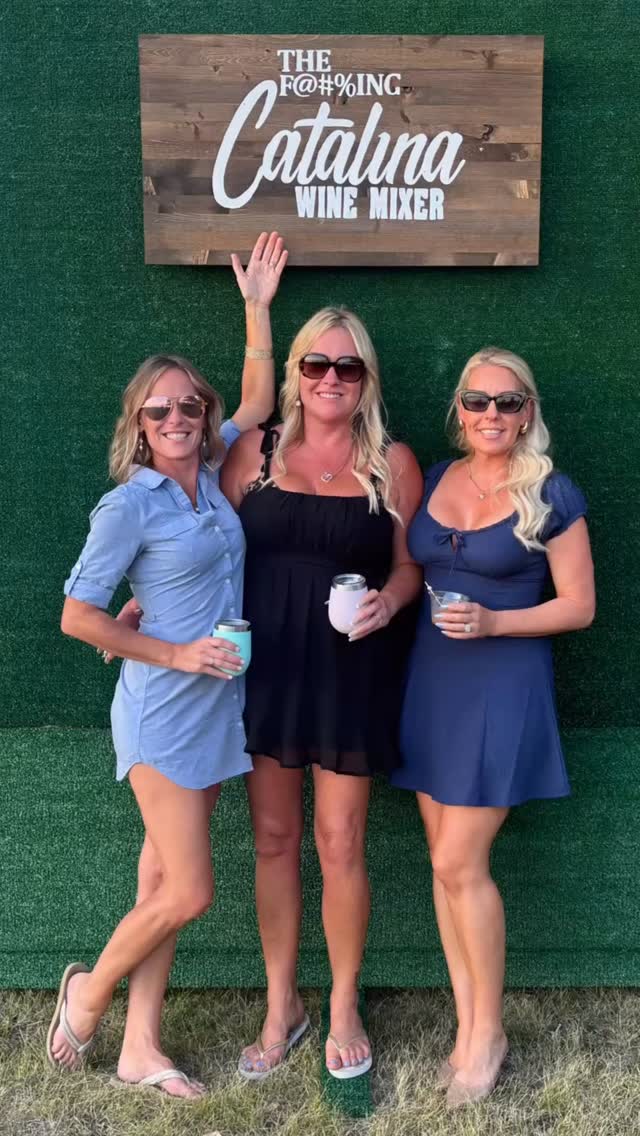 Oh what a night!! 🎶
We hopped on a plane and headed to Canada for a night under the stars with the best people. Happy Birthday Kyle!
Xoxo
#catalinawinemixer #valleystyle #islandlife #besties