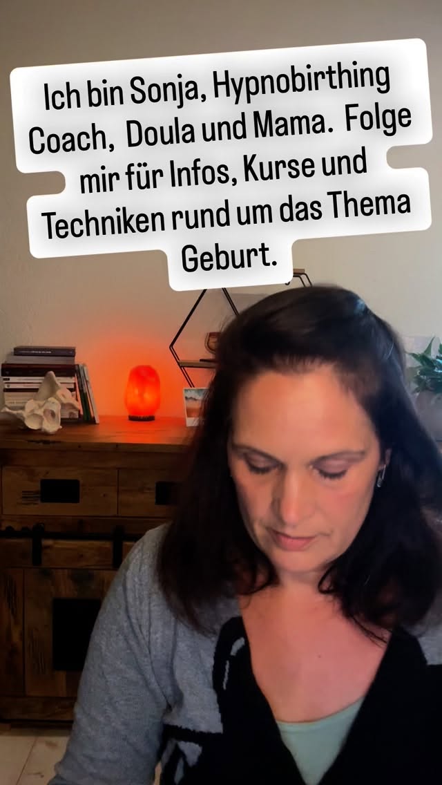 Hi, ich bin Sonja â und ich begleite Frauen auf dem Weg zu einer Geburt, die stĂ€rkt statt verletzt.
In meinen Hypnobirthing-Kursen bekommst du nicht nur Wissen und Techniken â sondern auch einen geschĂŒtzten Raum fĂŒr echte innere VerĂ€nderung.
Ob du nach einer schweren Erfahrung heilen willst oder einfach das GefĂŒhl suchst: Ich kann das â hier bist du richtig.
đ© Schau in meine Bio, wenn du mehr ĂŒber meine Kurse wissen willst oder einfach neugierig bist, wie Hypnobirthing dich unterstĂŒtzen kann.