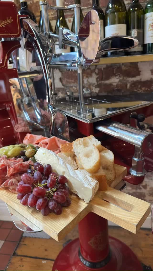 Celebrate the return of spring with us 🌸 Gather your friends, graze on our antipasto boards, and sip on bottomless drinks all weekend long.
📞 Call us on 9428 8495 or hit the link in our bio to book your table.
Because weekends are made for good food, good drinks, and even better company 💛
#LaikonDeli #RichmondEats #BottomlessBrunch #SpringInRichmond #AntipastoAndAperols #WeekendPlans #BrunchGoals #EatDrinkLaikon #MelbourneBrunch #FoodiesOfMelbourne