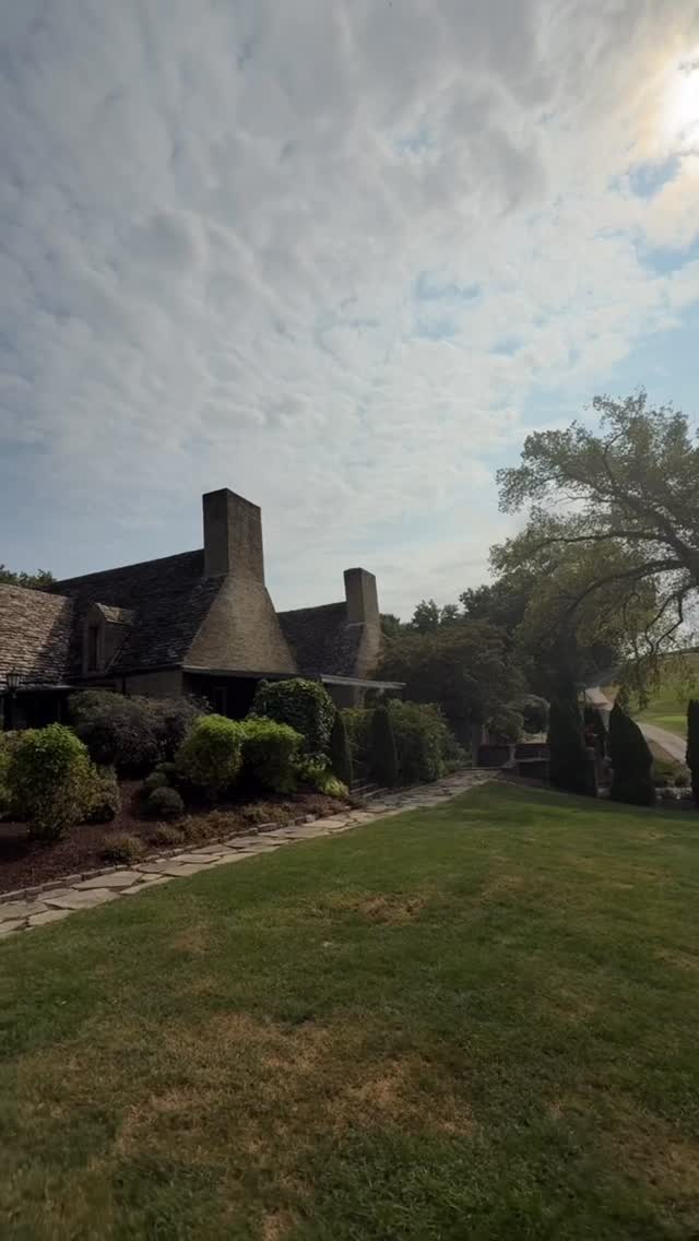 What started as a nervous first date in Georgia turned into a forever kind of love⌠complete with a surprise proposal in Italy, a family-filled celebration, and a Pittsburgh wedding straight out of a dream. đ¸
From their private hillside vows to the most emotional speeches, Maggie & Andrewâs Longue Vue wedding day was unforgettable in every way.
Maggie was radiant, the space was transformed with cascading florals by @greensinner, and the day was orchestrated seamlessly by the dream team at @exhaleevents. â¨
They exquisite couple shared the sweetest first look, then exchanged private vows overlooking the city, before celebrating with unforgettable speeches (including one from dad that had everyone in tears). The weather held out, the joy was endless, and every moment was captured beautifully alongside @biancatangphotography.
A top-notch, unforgettable, A++ wedding â exactly what wedding dreams are made of. And we cannot wait to show you more! For now, enjoy this BTS snippet into the fiarytale!
.
@exhaleevents
@longue_vue_club
@beautyjustifiedbyjustine
@maggierimmel
@andrewgalant
@wedding_cakes_by_colby
@greensinner
@biancatangphotography
@djdigitaldave1
@partymosaic
@aopartyrentals
@vastmadestudios