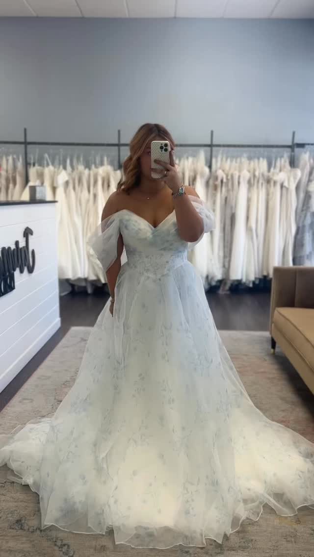 POV: You finally found your dream wedding dress with a hint of blue🩵💍✨
Dress is by @missstellayork
Link in bio to book your bridal appointment!