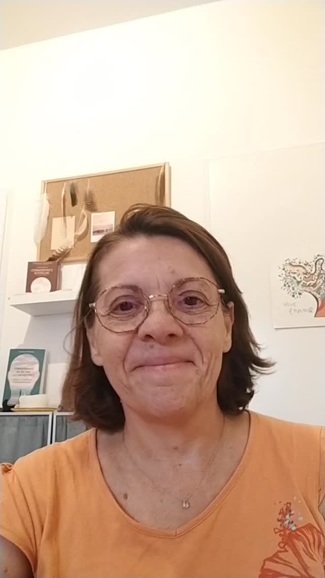 Cette semaine on nous demande d'équilibrer notre coeur tant dans le lien aux personnes que l'on aime que sur celui de nos passions. Ne pas tout donner, se poser des limites saines, ne pas s'oublier dans le lien, ni se verrouiller.
Trouver un équilibre dans nos passions car elles deviennent toxiques si elles sont dévorantes!
Belle semaine d'équilibre du coeur.
#connaissancedesoi #archetypes #ame #energetique #ombreetlumiere #intuition